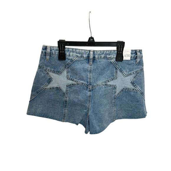 Cali 1850 Denim Shorts with Star Design on Back Size 11/30 NWT - Picture 1 of 4